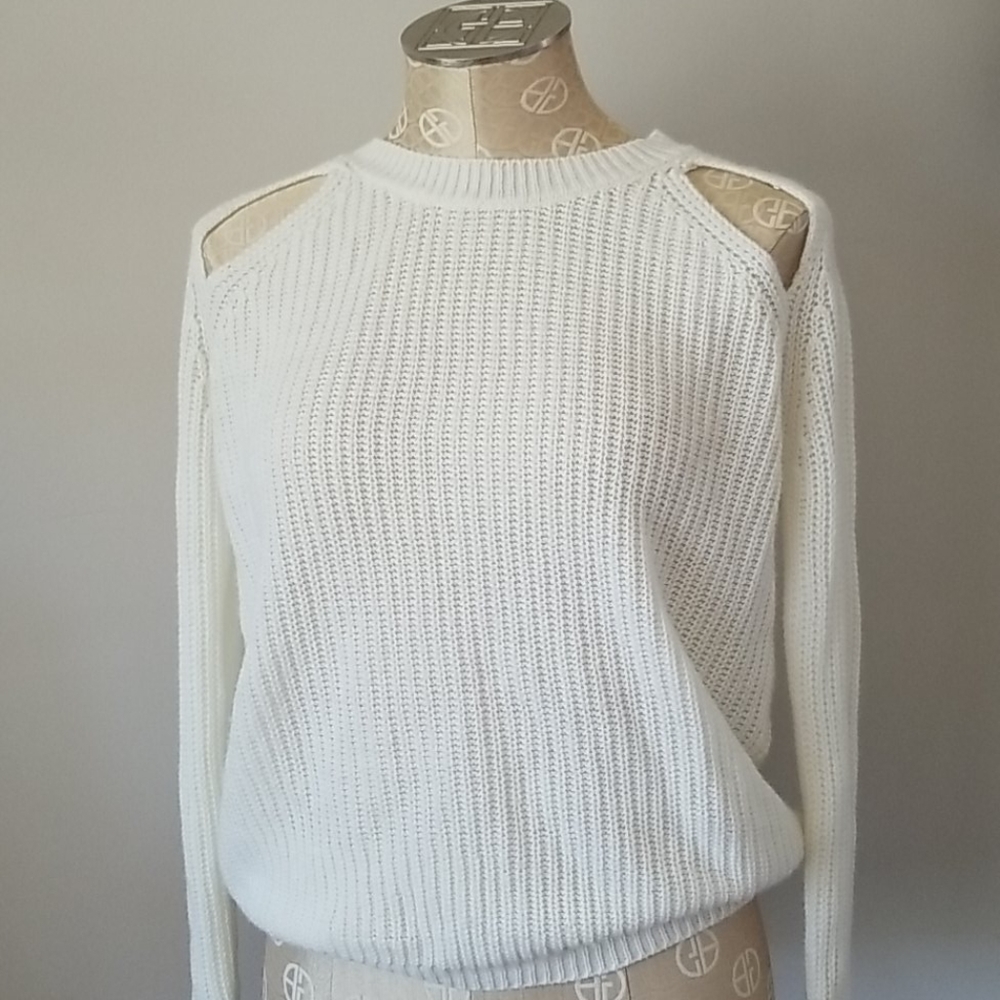 EUC Tobi Shoulder Cutout Sweater in Cream